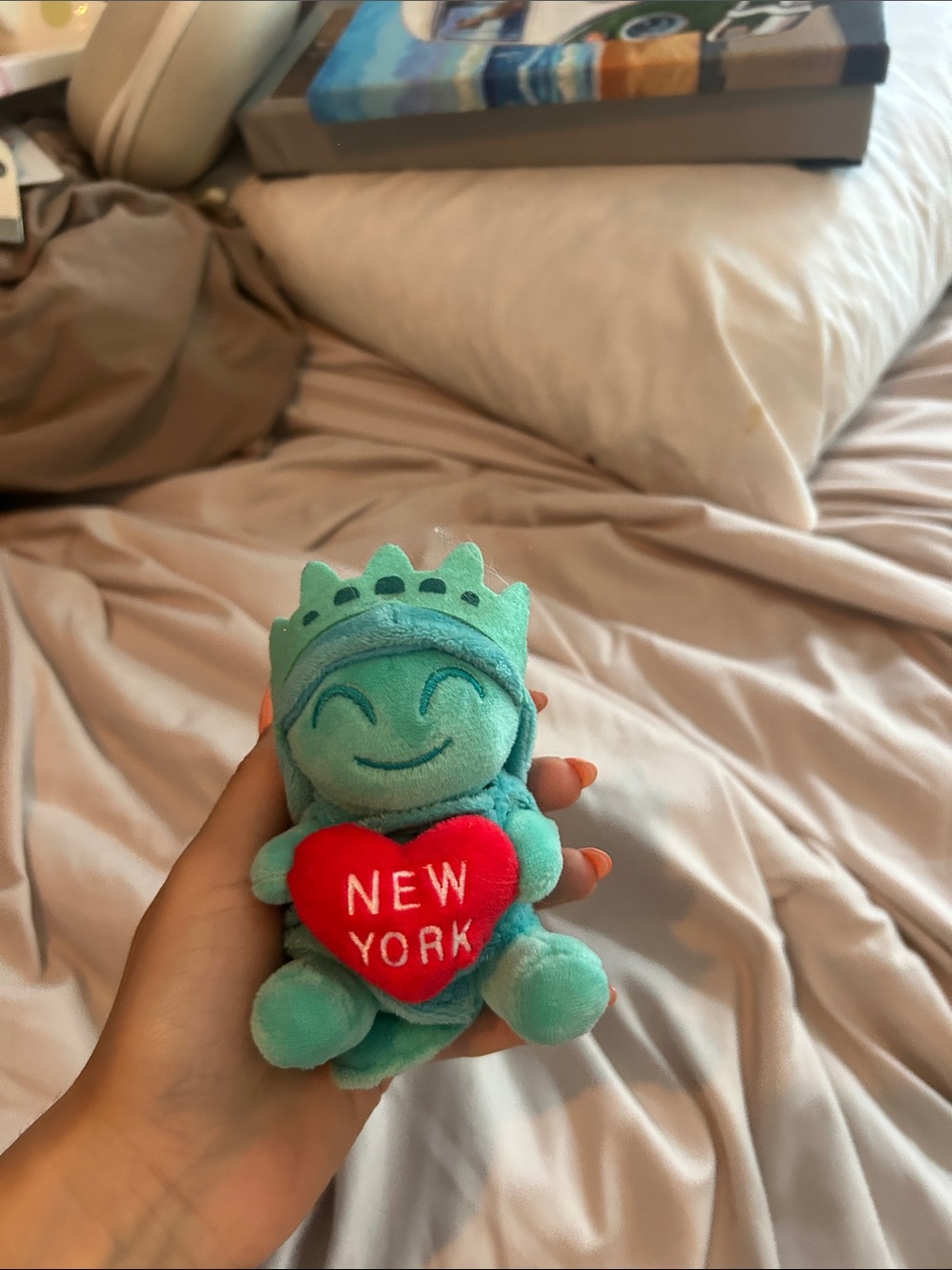 New York Statue of Liberty Plush Keychain - Aqua with Red Heart